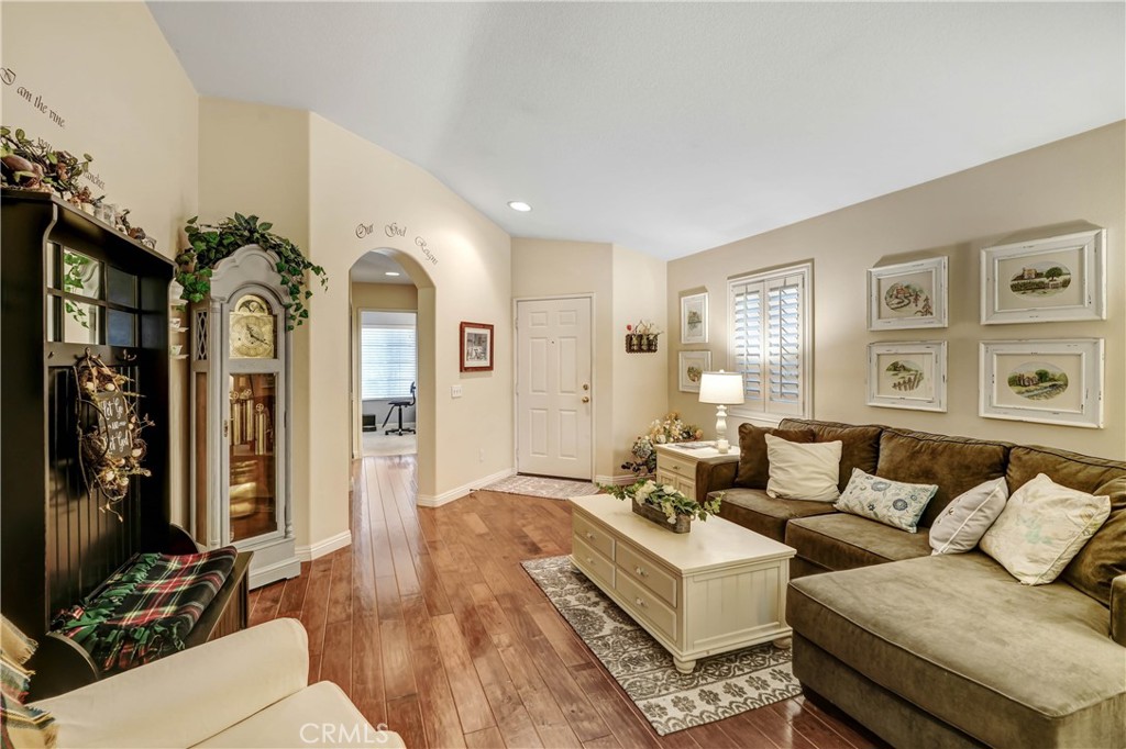 44607 Crestwood Circle