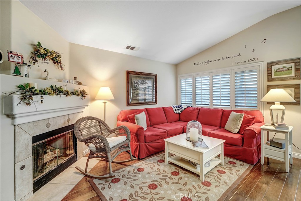 44607 Crestwood Circle