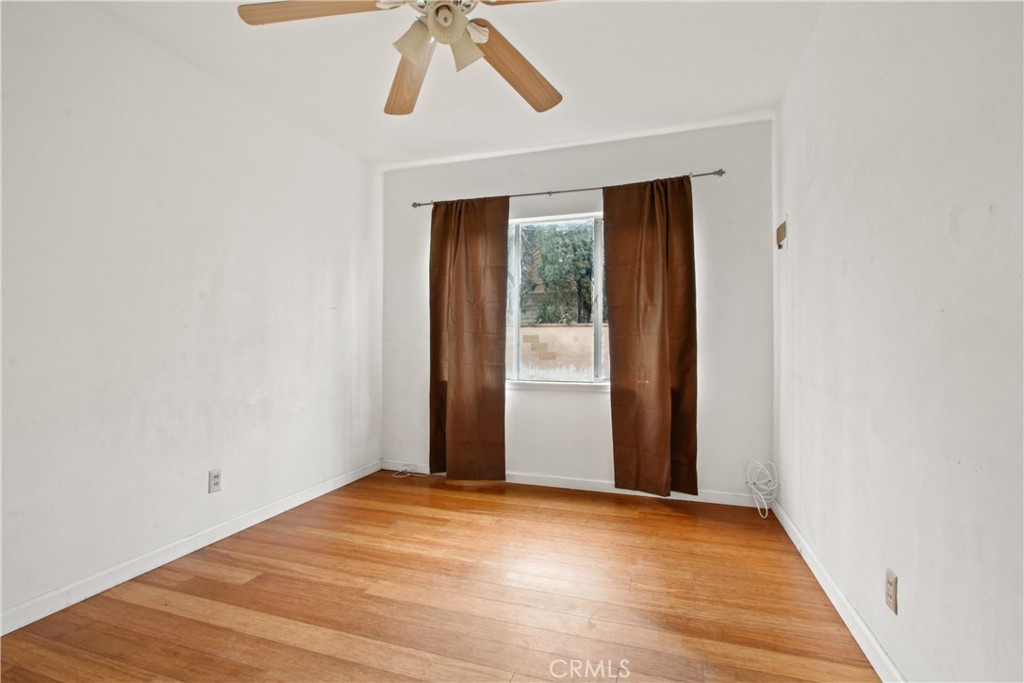 1940 W Elm Place