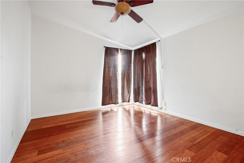 1940 W Elm Place