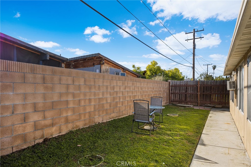 1138 N Lotus Street
