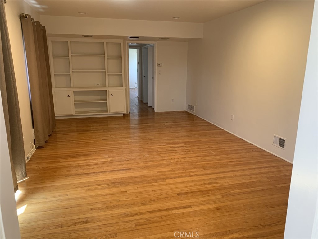 823 W Jade Way