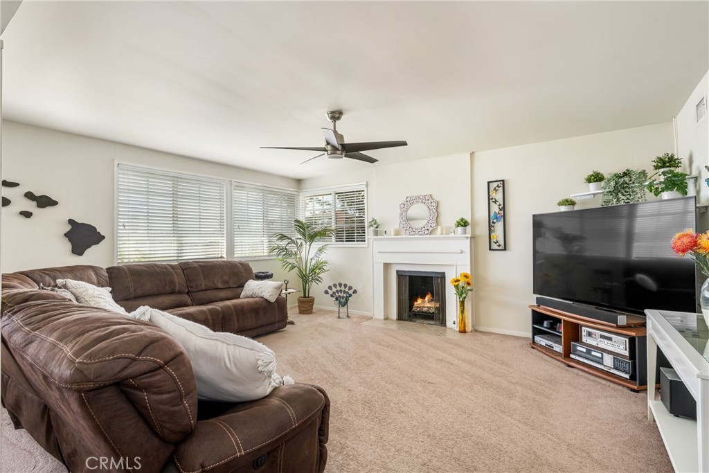 1332 N Columbine Place