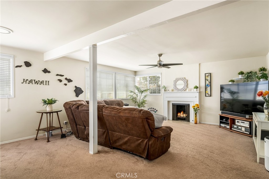 1332 N Columbine Place
