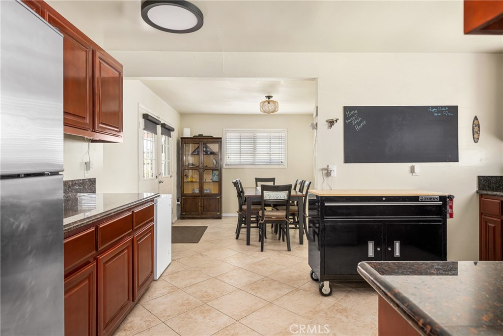 1332 N Columbine Place