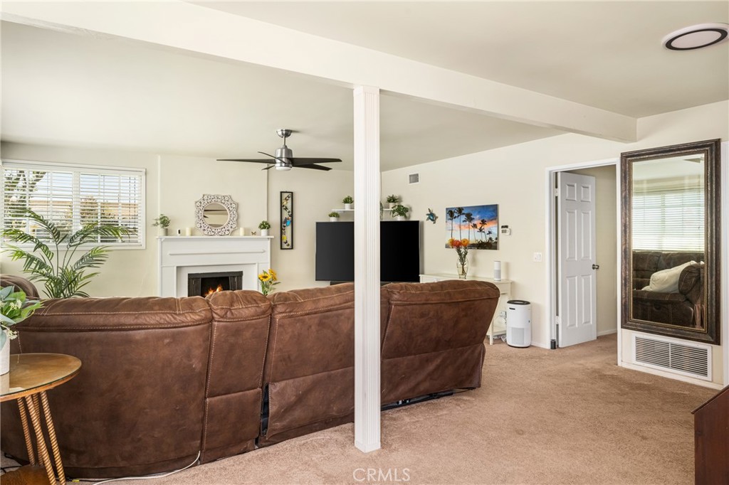 1332 N Columbine Place