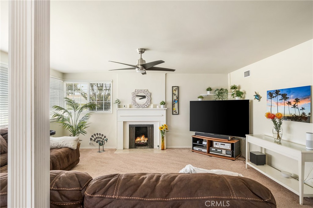 1332 N Columbine Place