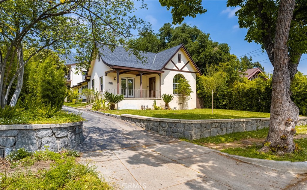 149 W Montecito Avenue