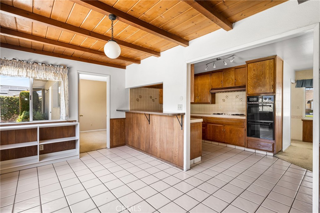 1530 W Doris Place