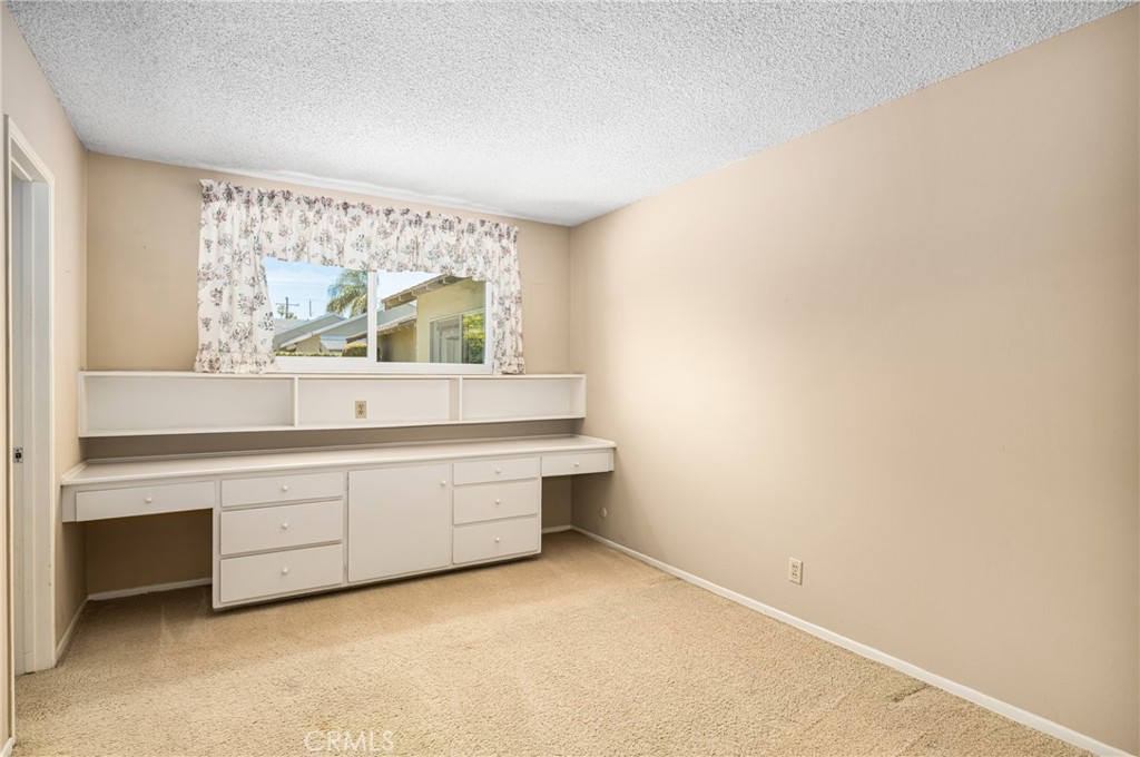 1530 W Doris Place