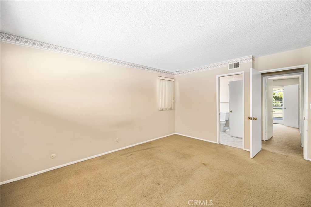 1530 W Doris Place