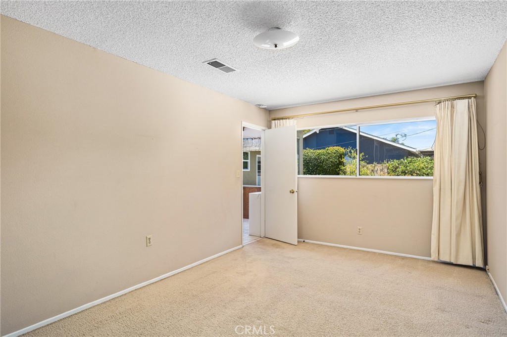 1530 W Doris Place