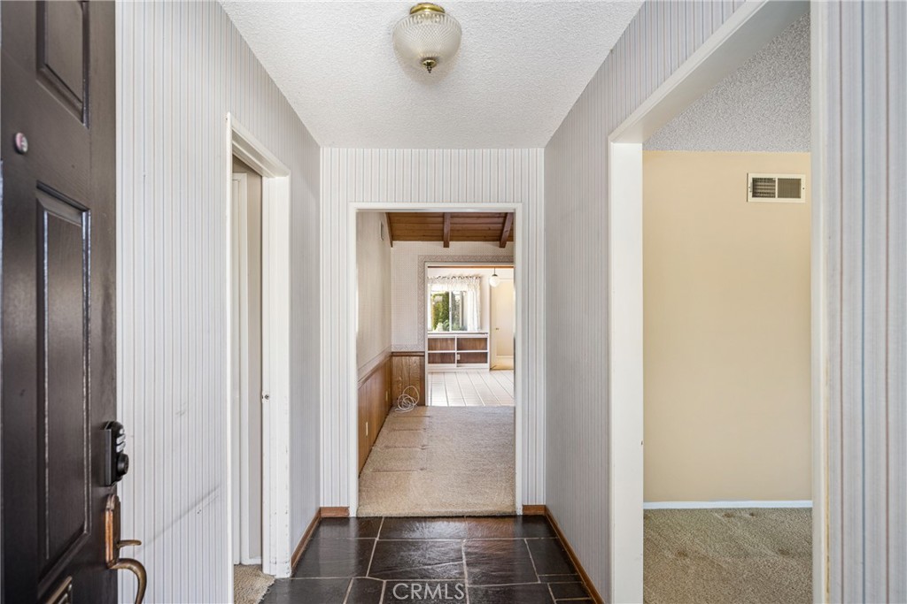 1530 W Doris Place
