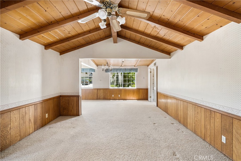 1530 W Doris Place