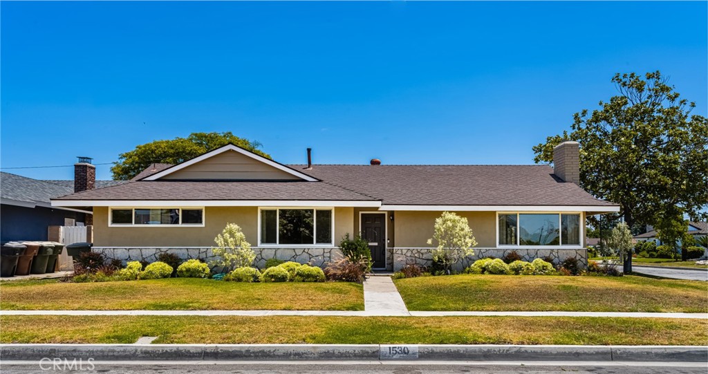 1530 W Doris Place