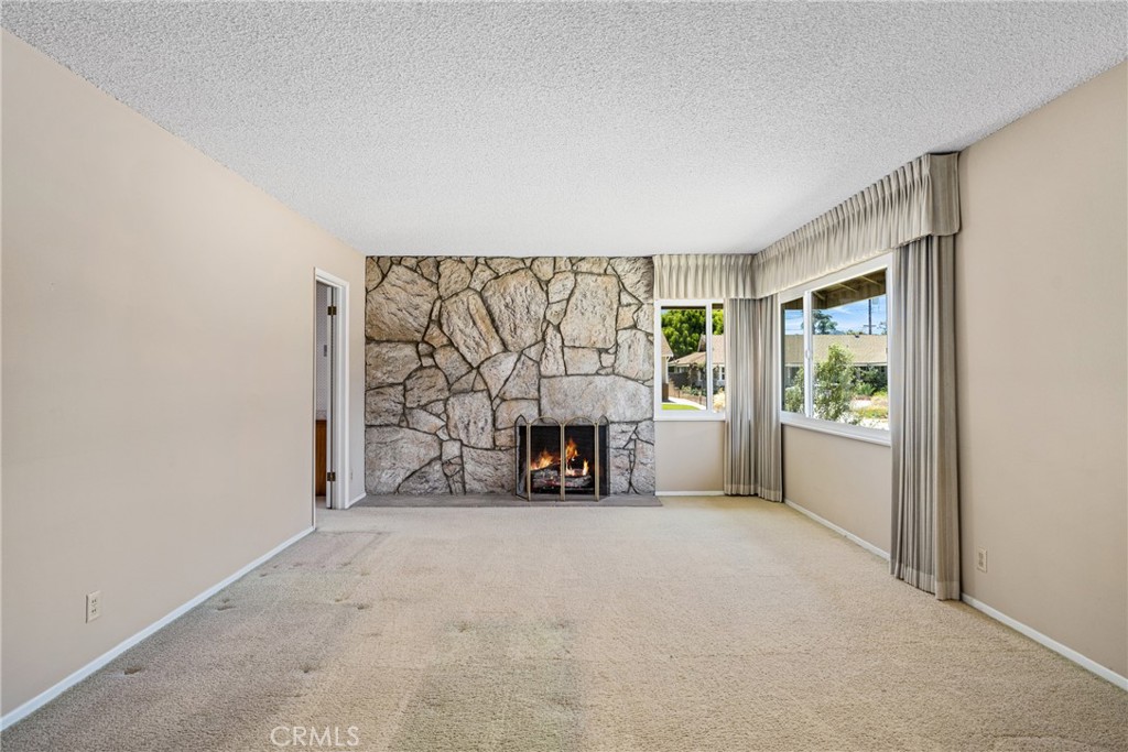 1530 W Doris Place