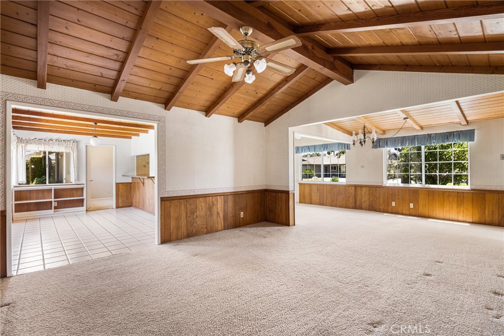 1530 W Doris Place