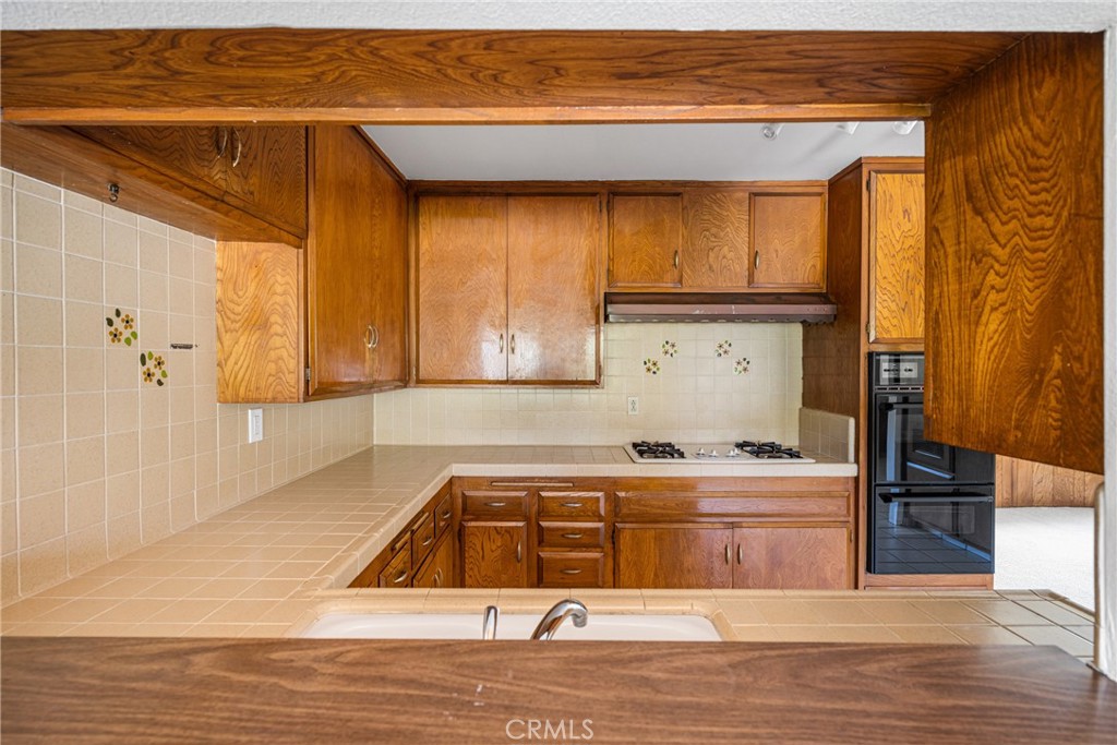 1530 W Doris Place