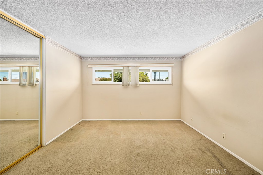 1530 W Doris Place