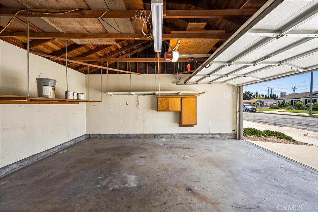 1530 W Doris Place