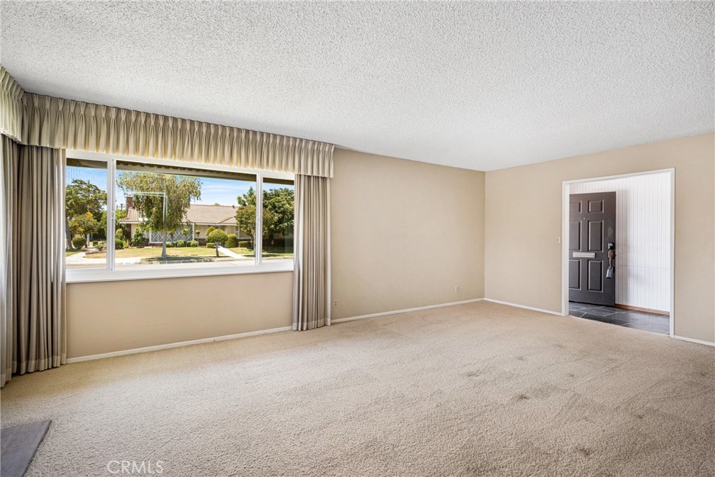 1530 W Doris Place