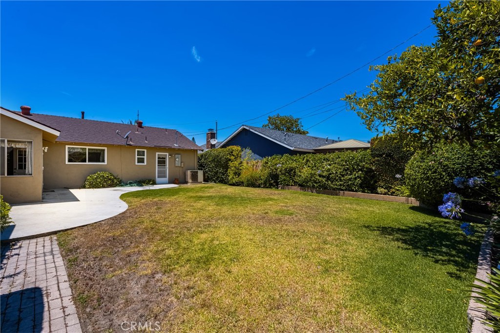 1530 W Doris Place