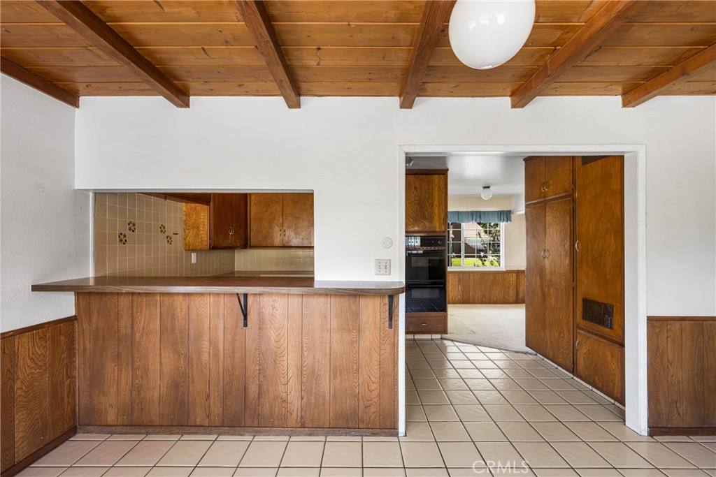1530 W Doris Place