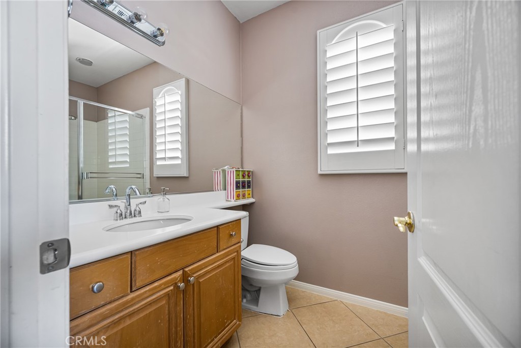 1241 N Fairbury Lane