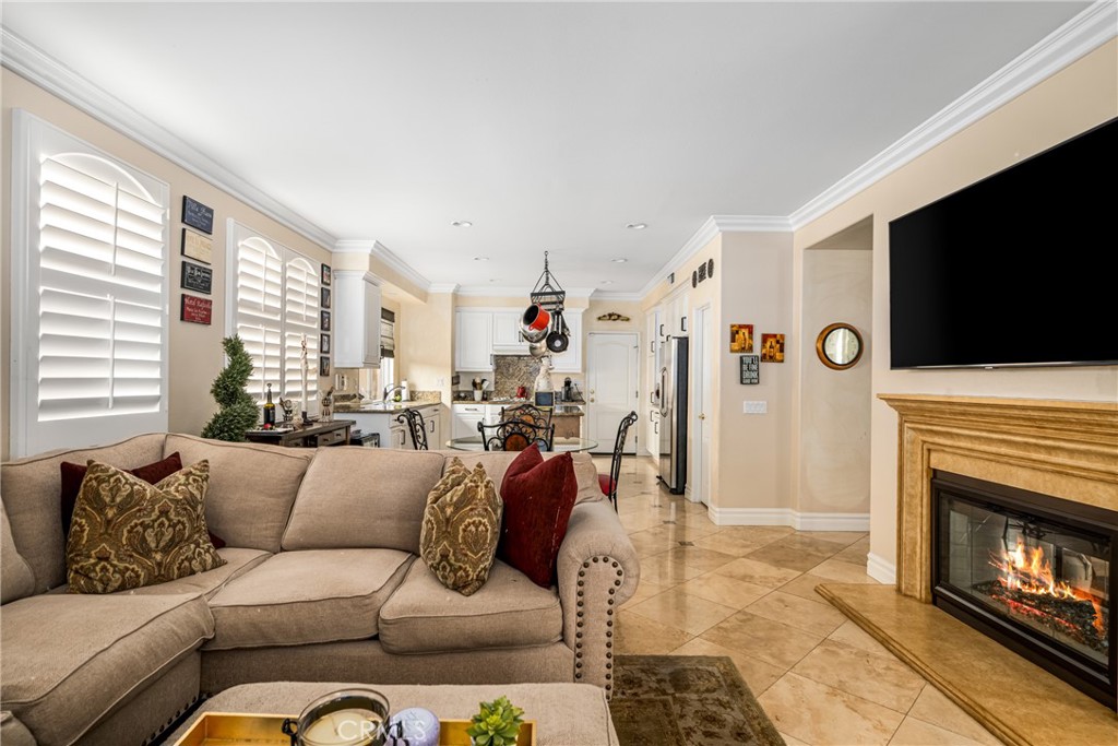 1241 N Fairbury Lane