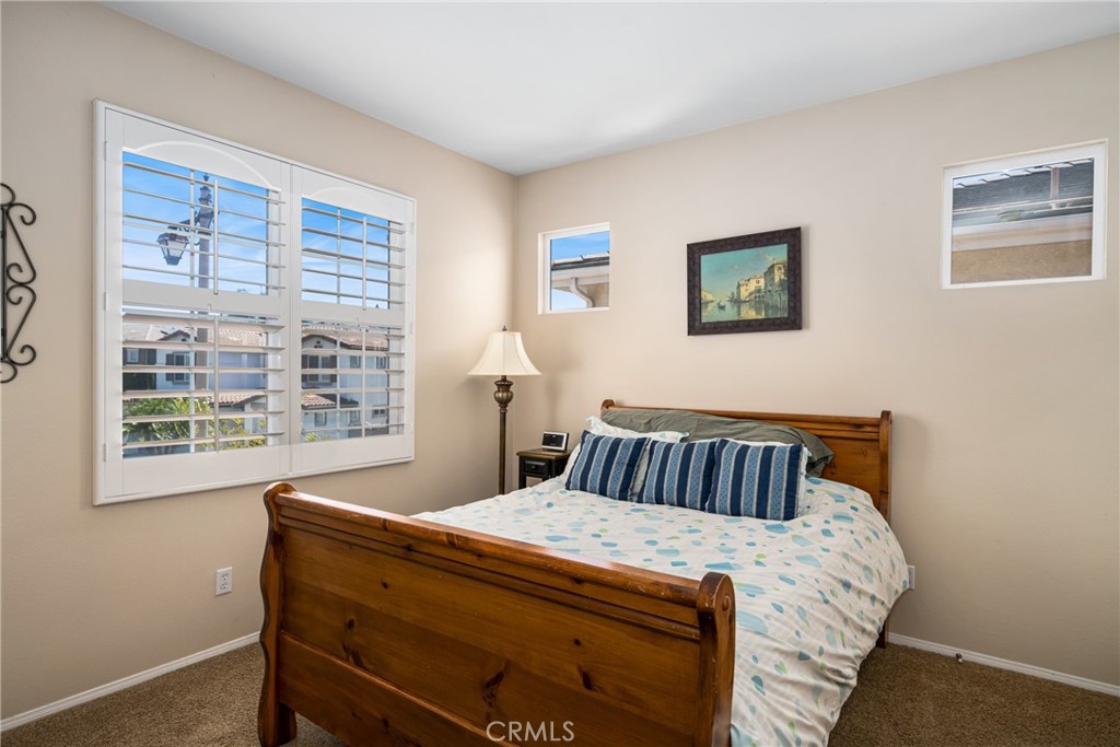 1241 N Fairbury Lane