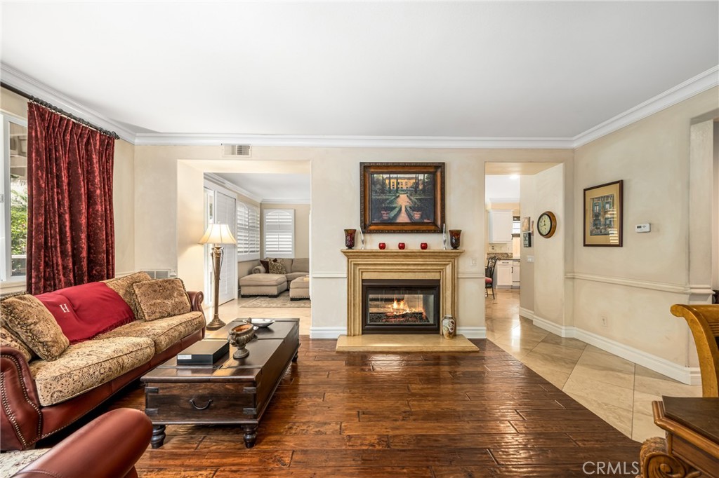 1241 N Fairbury Lane