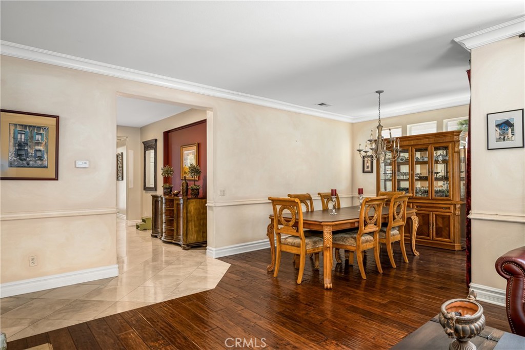 1241 N Fairbury Lane