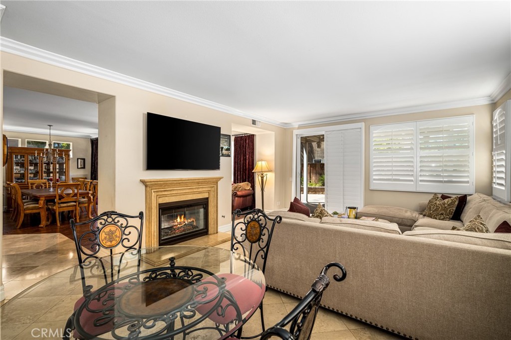 1241 N Fairbury Lane