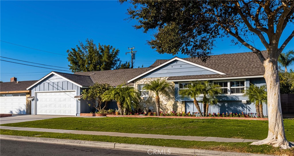 2427 E Normandy Drive