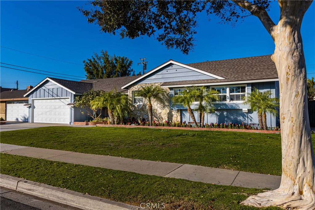 2427 E Normandy Drive