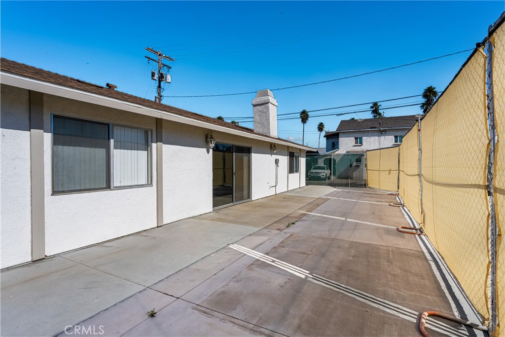118 W Adele Street
