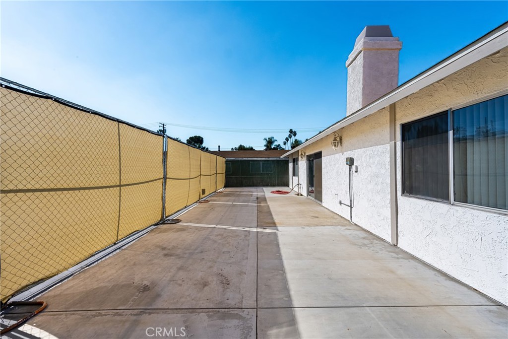 118 W Adele Street