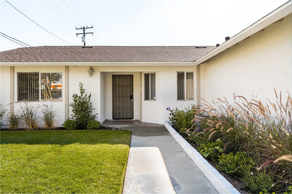118 W Adele Street