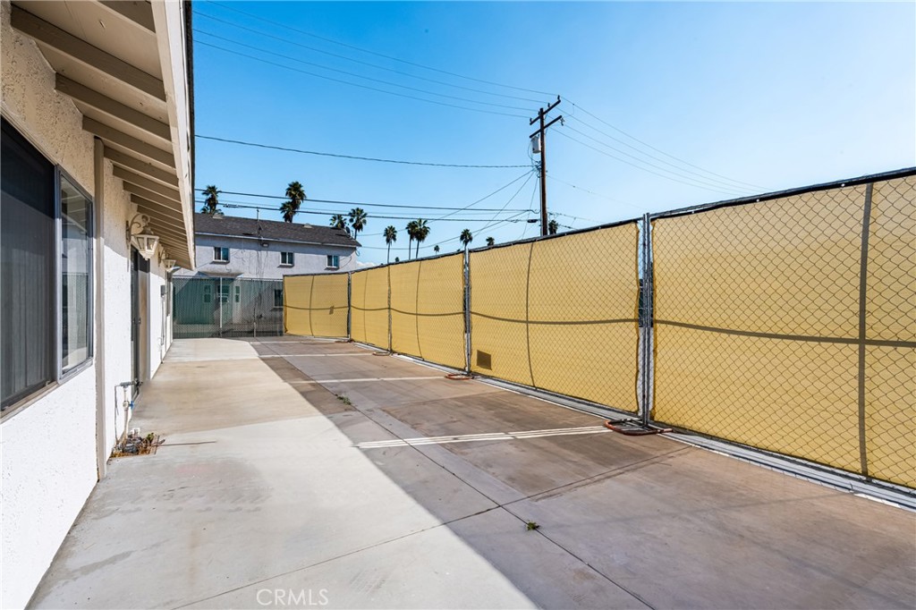 118 W Adele Street