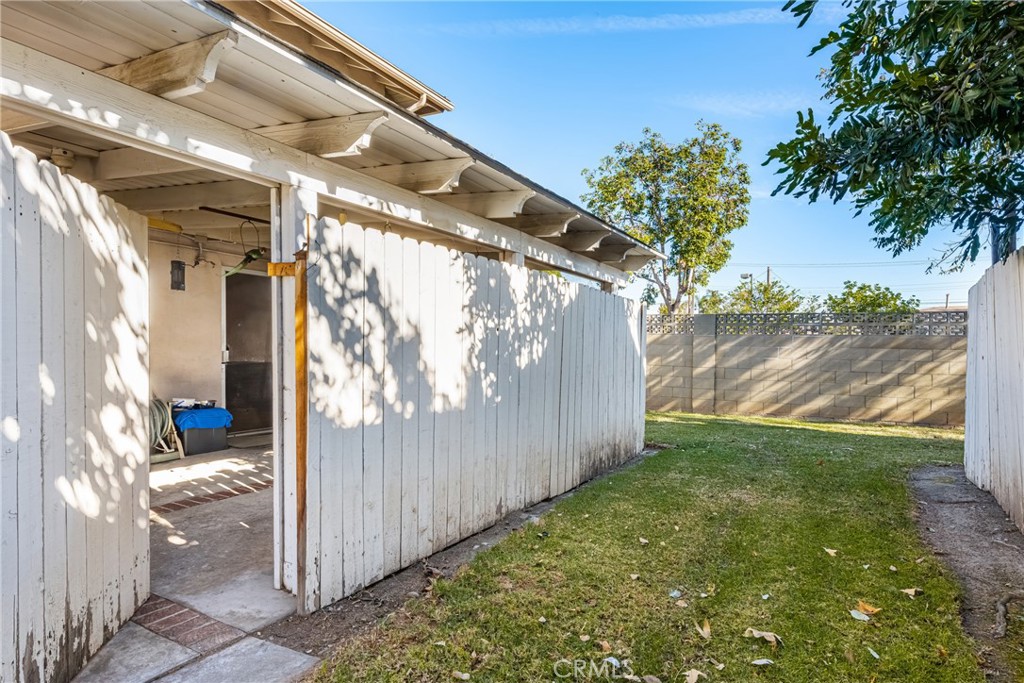 700 E Taft Avenue 16