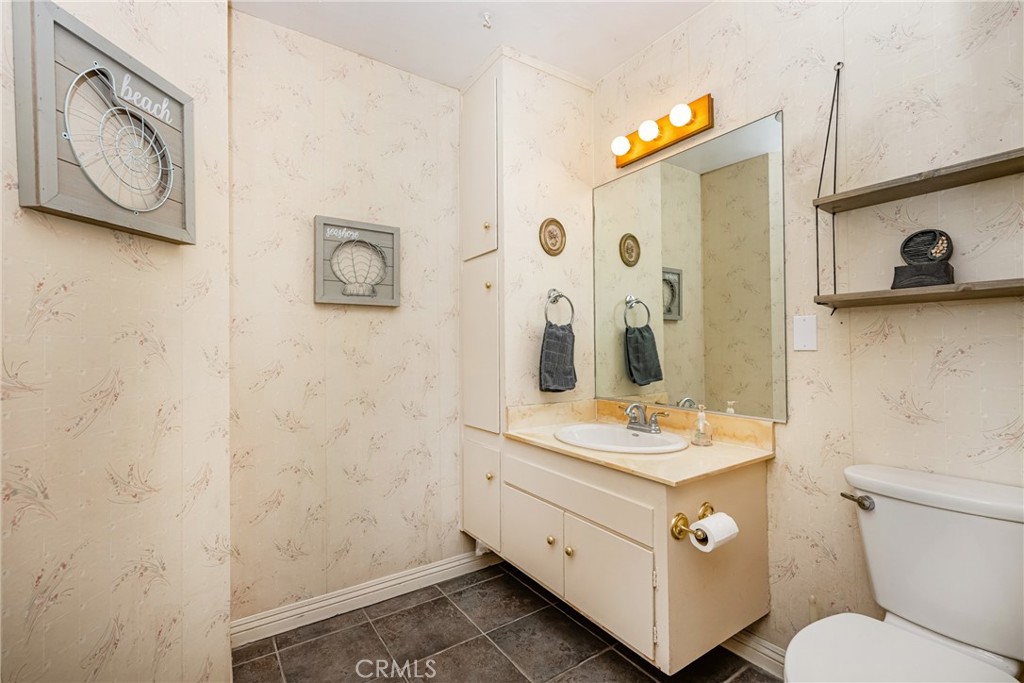 700 E Taft Avenue 16