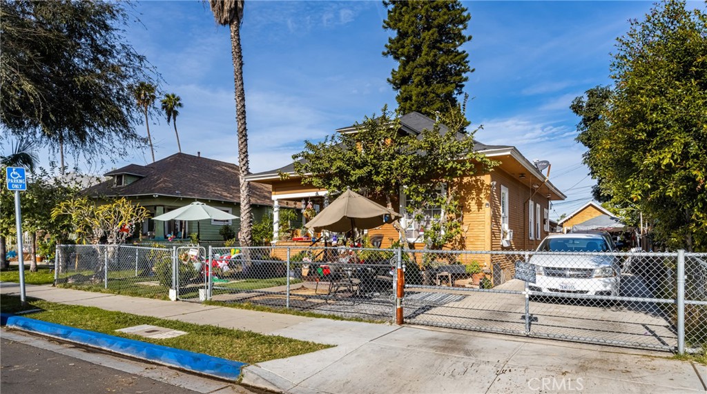 211 E Alberta Street