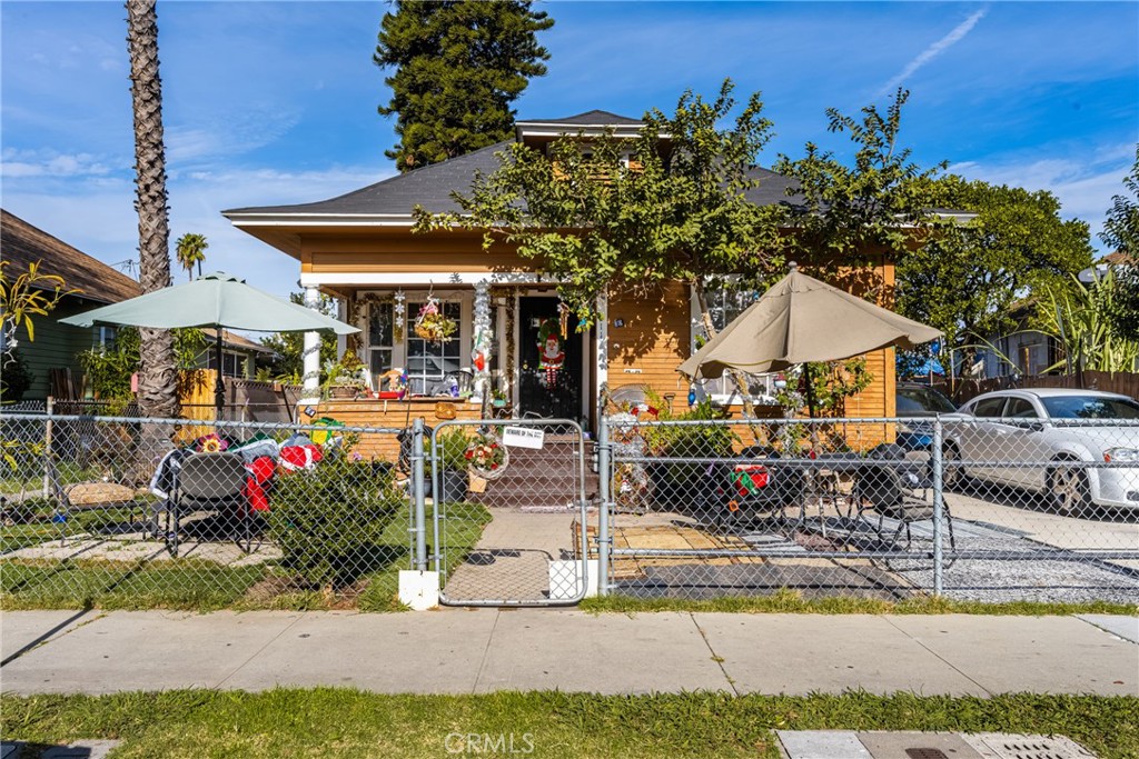 211 E Alberta Street