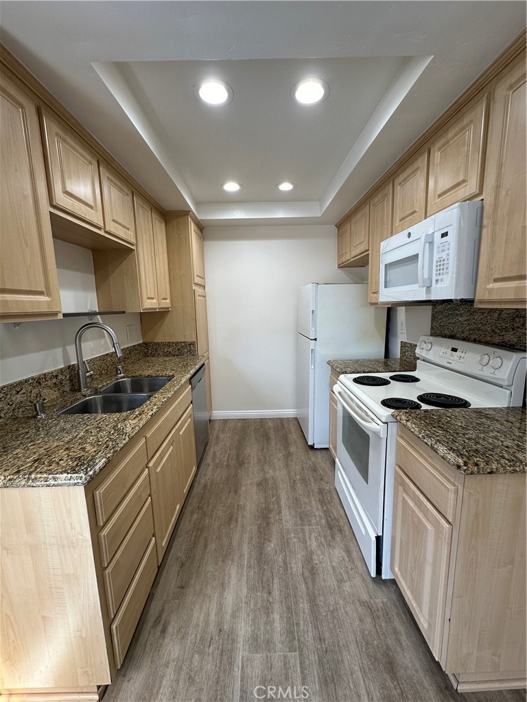 139 S Poplar Avenue 25