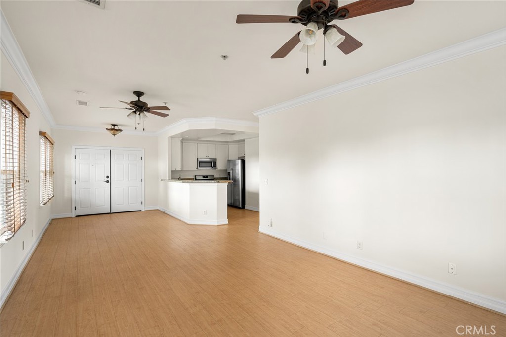 1128 W Lincoln Avenue 201