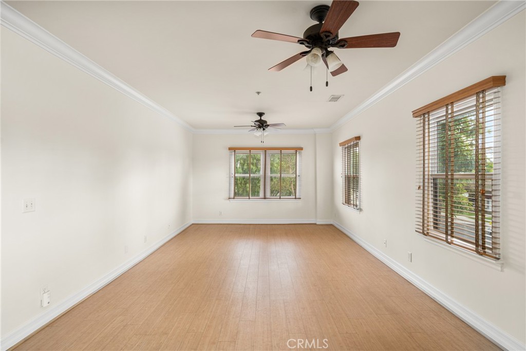 1128 W Lincoln Avenue 201