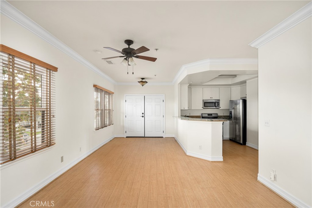 1128 W Lincoln Avenue 201