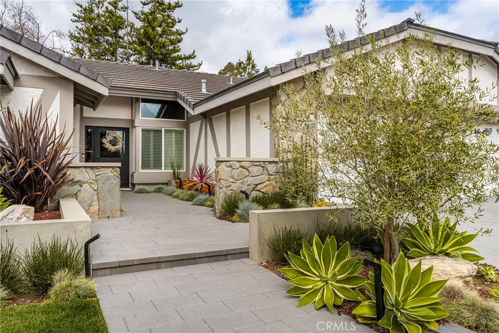 5631 E Mountain Avenue