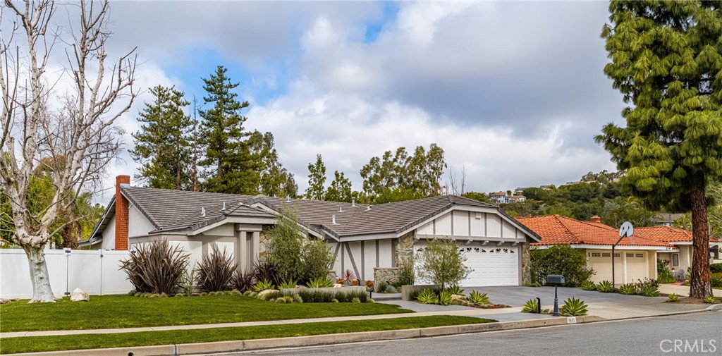 5631 E Mountain Avenue