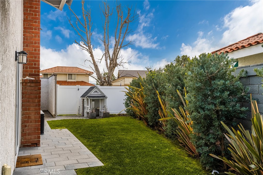 5631 E Mountain Avenue